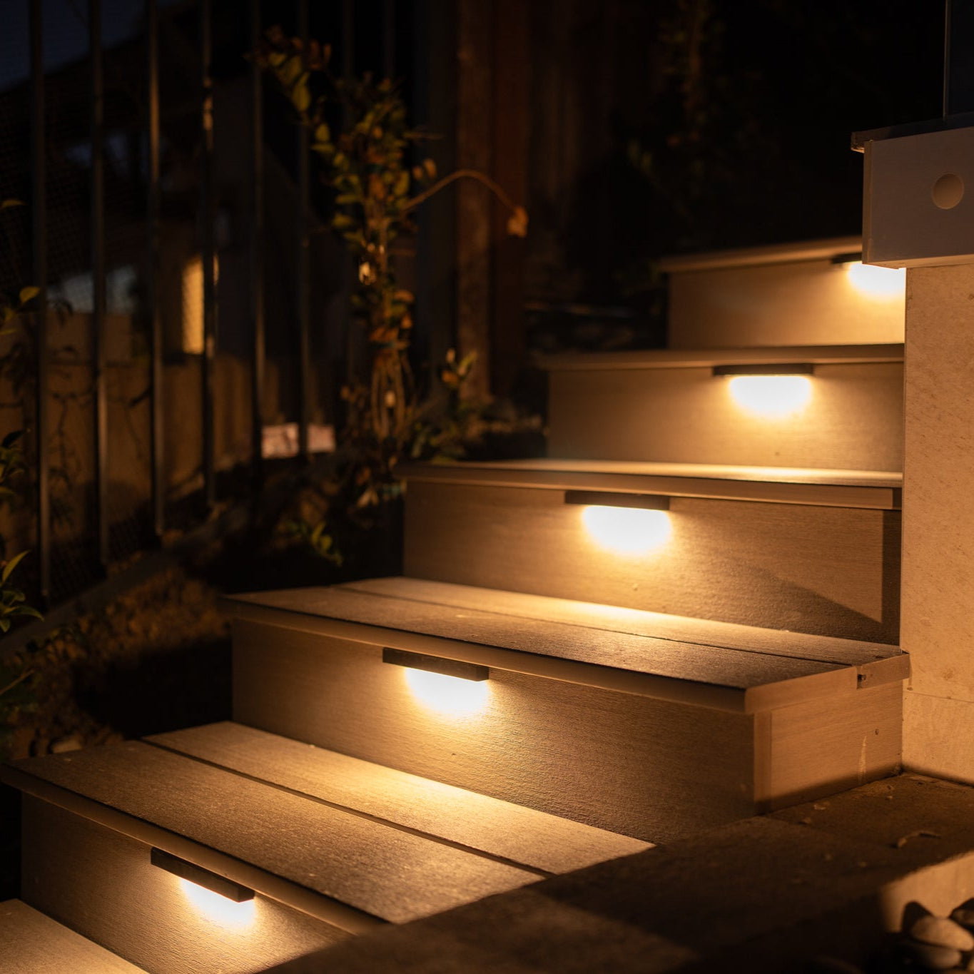 Tulay Antique Brass Hardscape Light