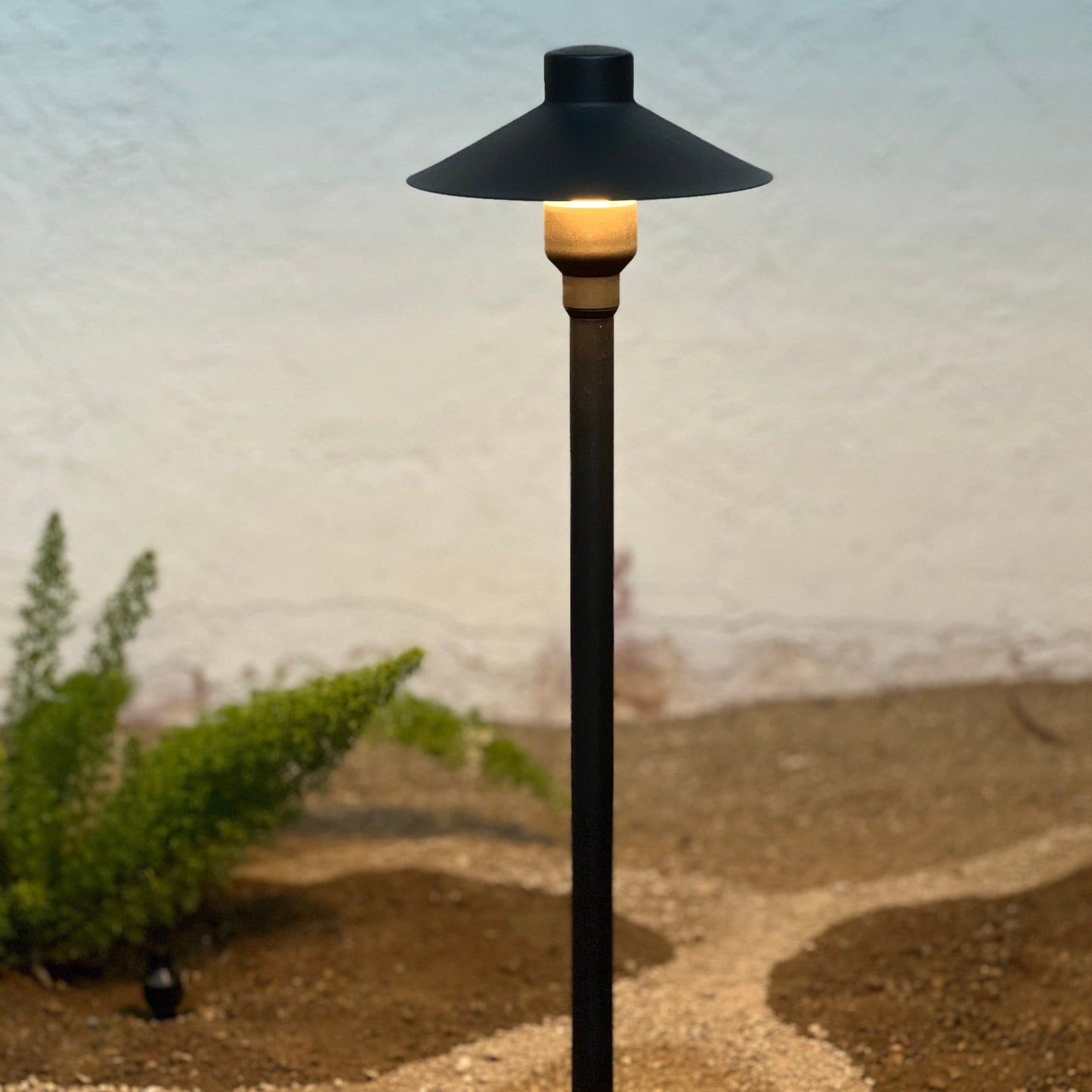 Tulay BH 18" Black Brass Pathlight